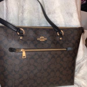 COACH Gallery Tote In Signature Canvas -FREE SHIPPING on this item today.